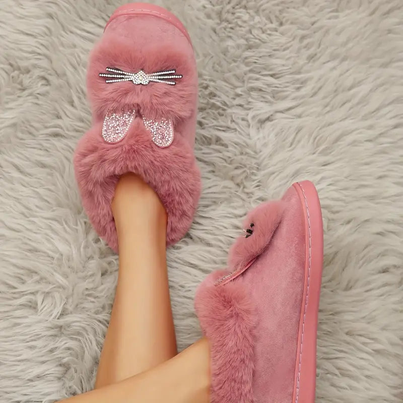 Chaussons douillets et confortables avec un joli chat en peluche et strass