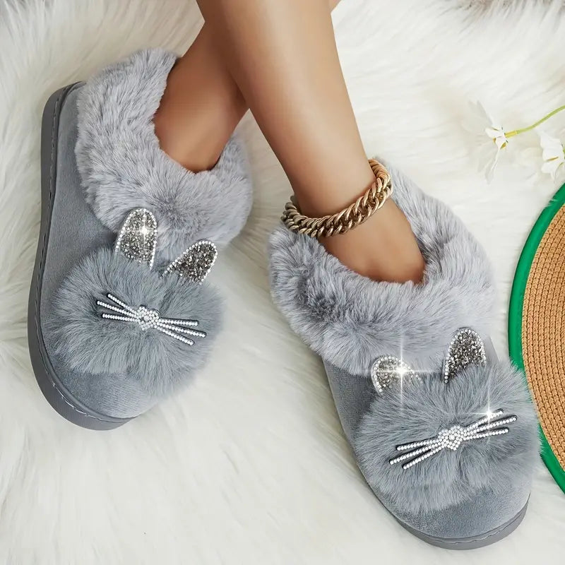 Chaussons douillets et confortables avec un joli chat en peluche et strass