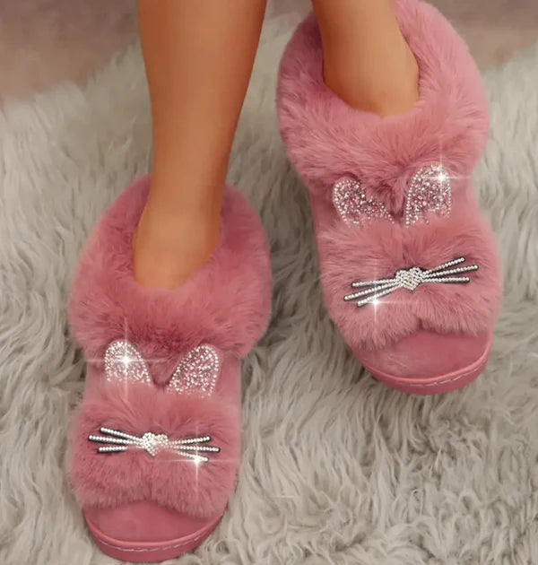 Chaussons douillets et confortables avec un joli chat en peluche et strass